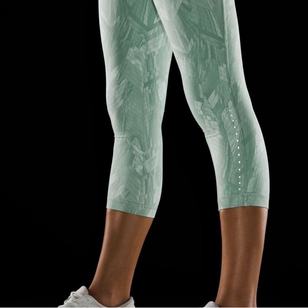 lululemon athletica Mint Green Patterned Leggings - Picture 4 of 6